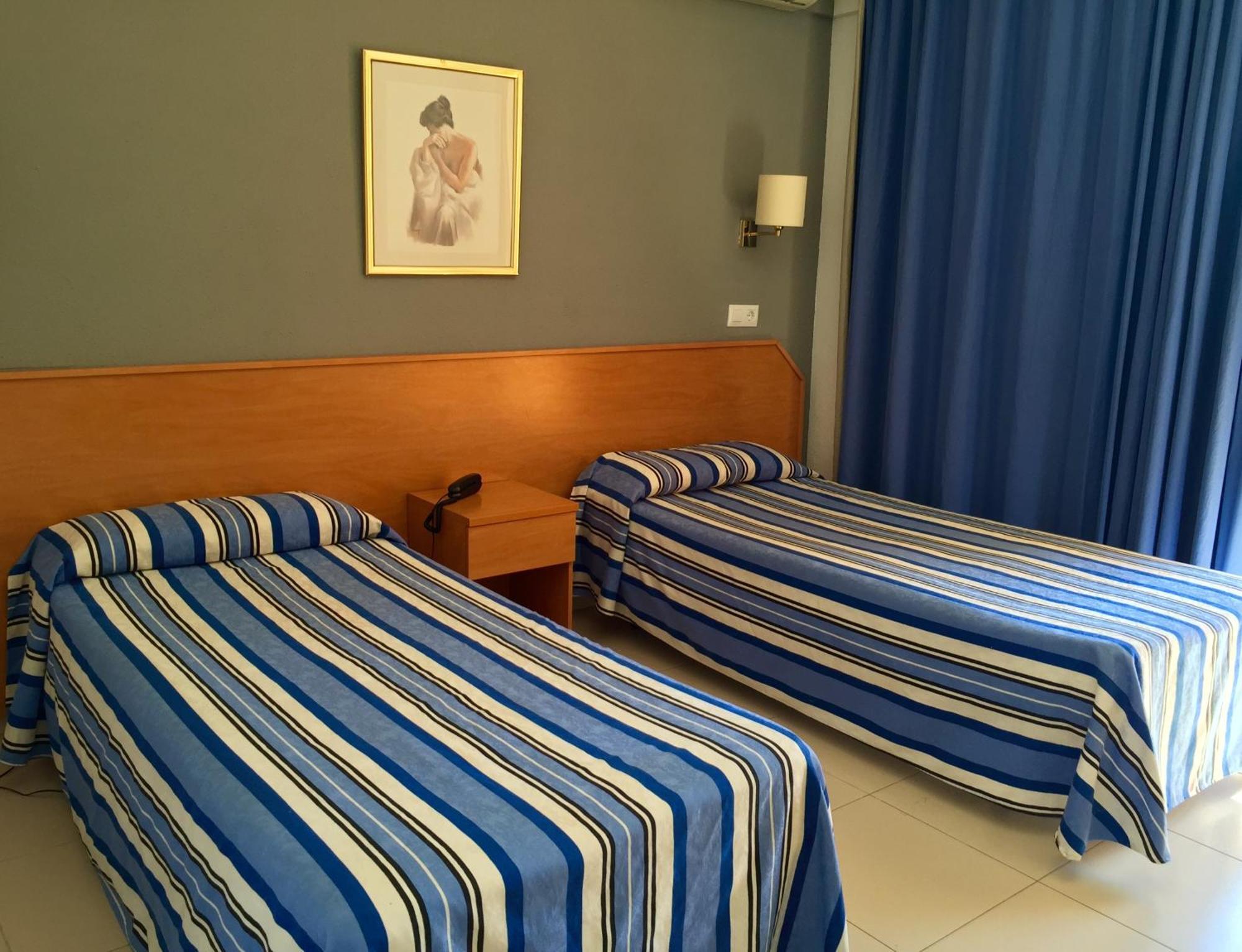 Hotel Bon Repos Calella Ruang foto
