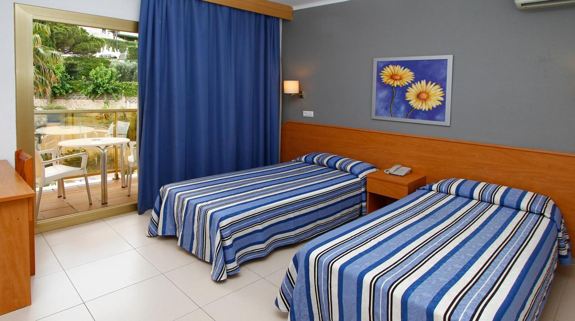 Hotel Bon Repos Calella Ruang foto
